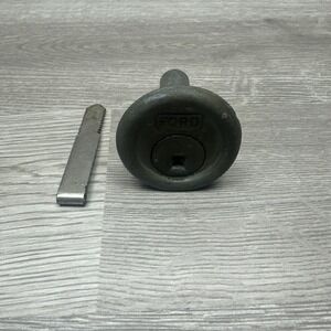 Vintage FORD GUMBALL VENDING MACHINE F-50 LOCK w/ BAR (NO KEY NEEDED) Original